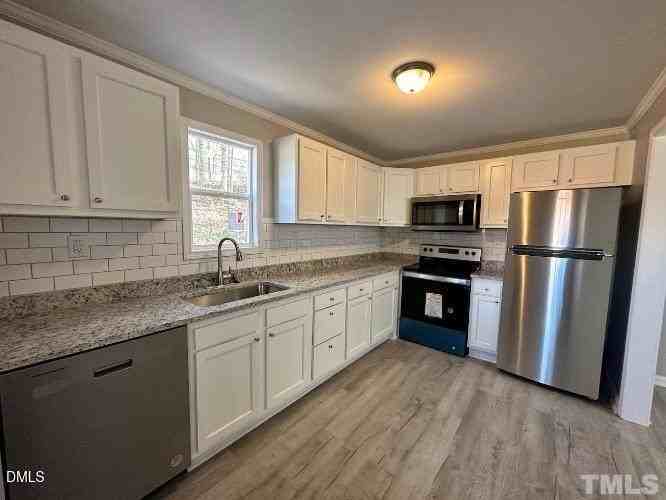 2702 Cartier Dr - Photo 3 of 12