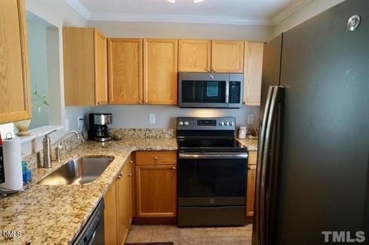 2404 Bay Harbor Dr - Photo 4 of 17