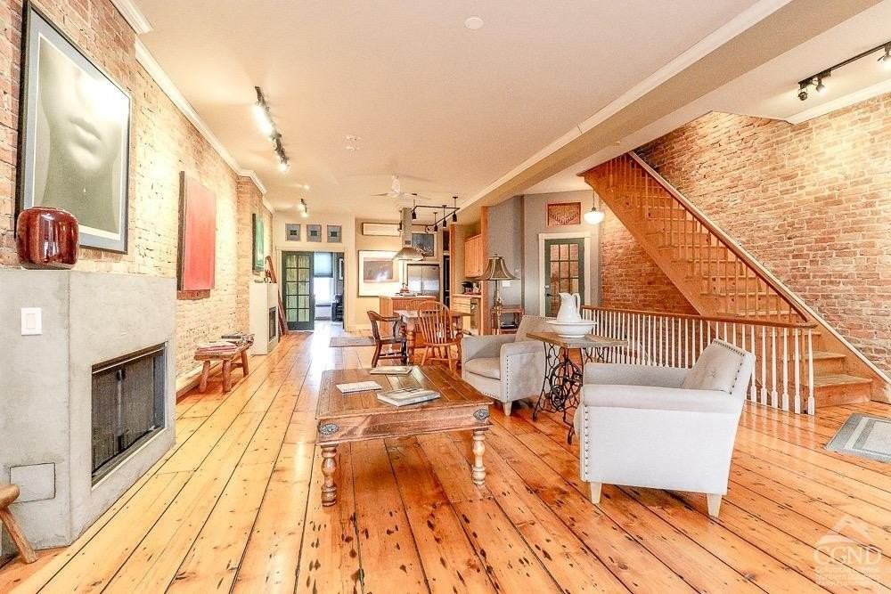 258 Warren St - Photo 2 of 31