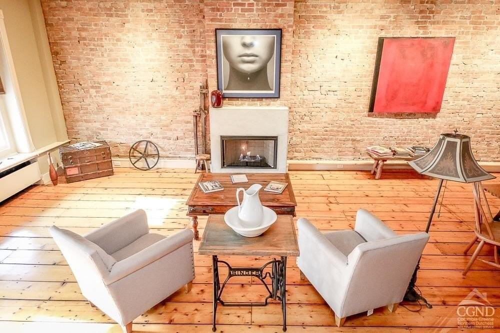 258 Warren St - Photo 3 of 31