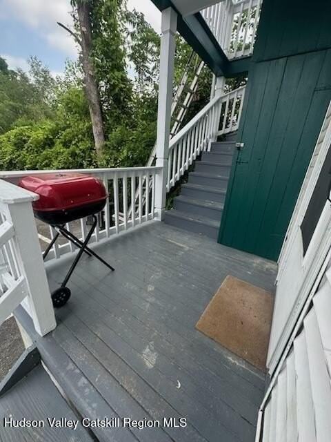 102 Green St - Photo 4 of 18