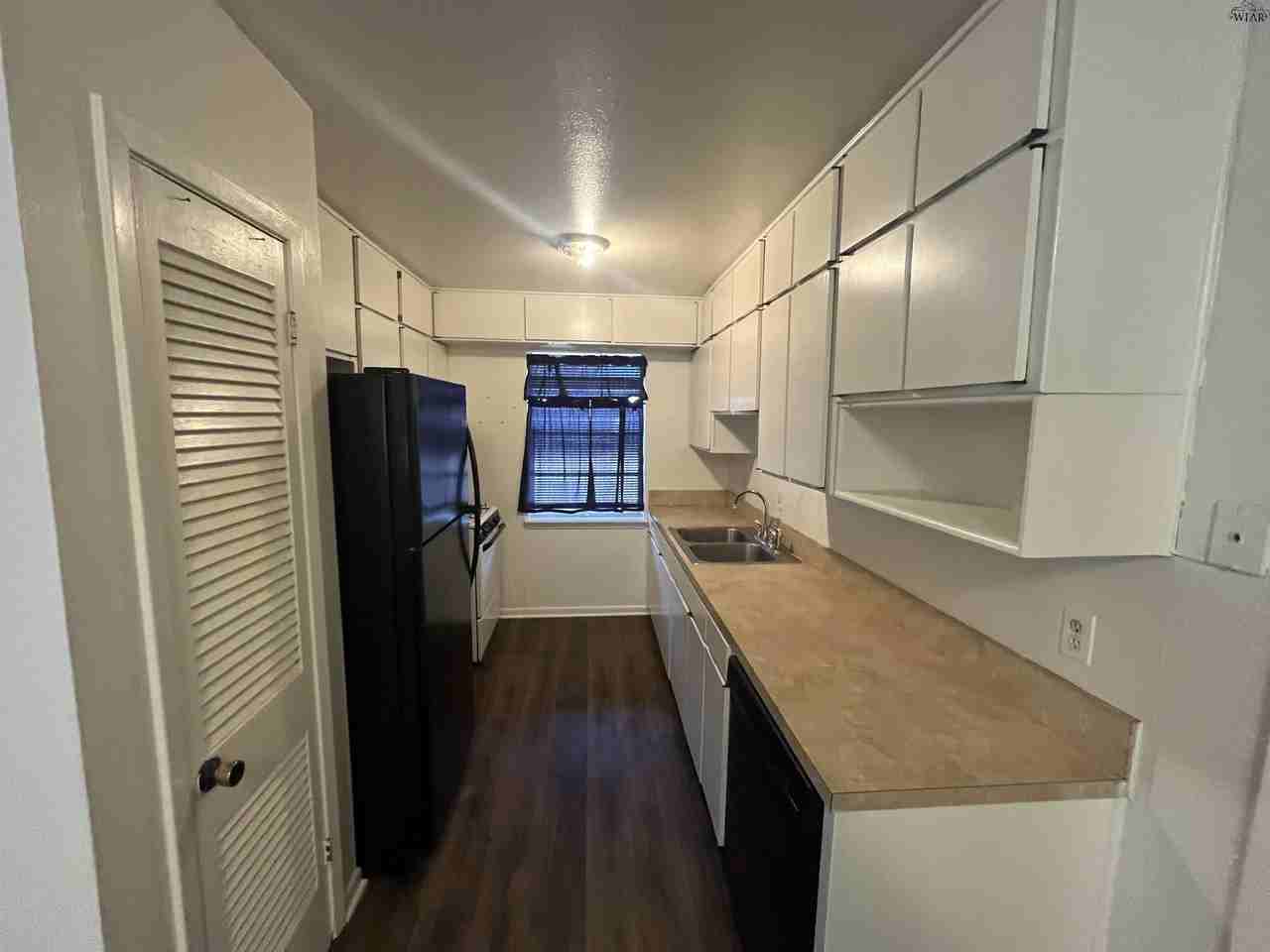 5129 Parklane Dr - Photo 3 of 11