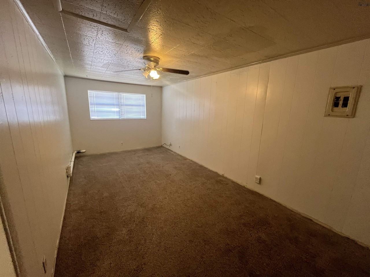 5129 Parklane Dr - Photo 4 of 11