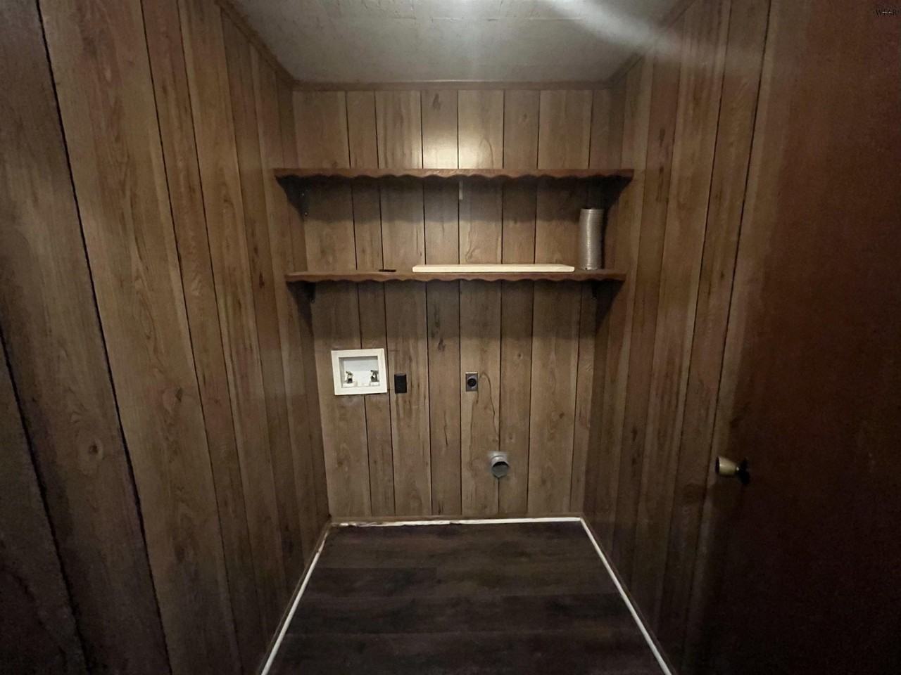 5129 Parklane Dr - Photo 6 of 11