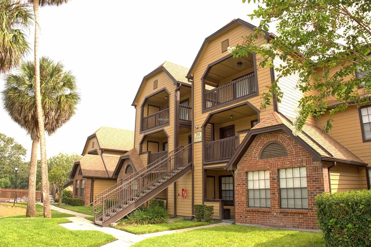 351 Lone Hill Dr #306