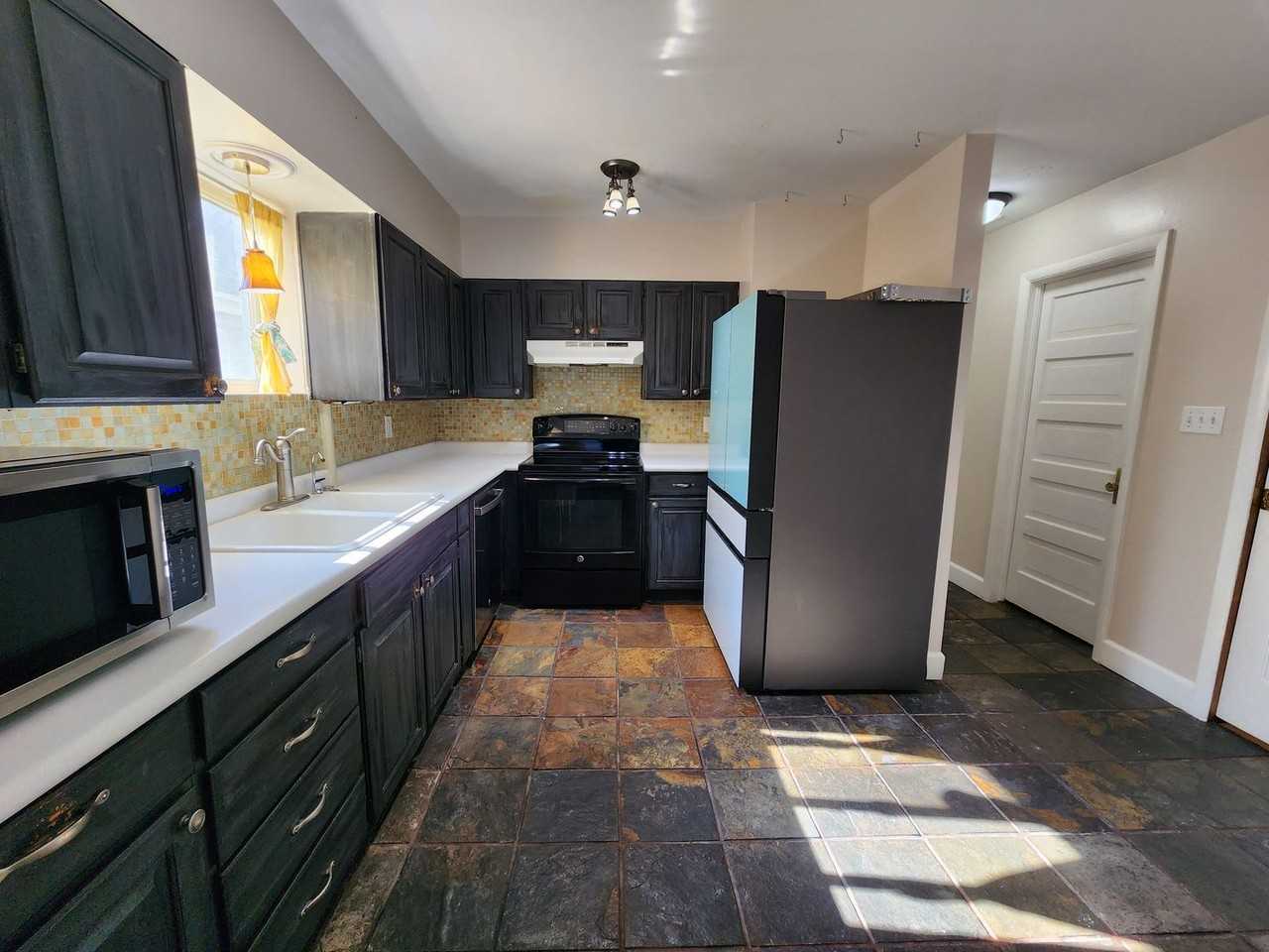 264 J St - Photo 7 of 13