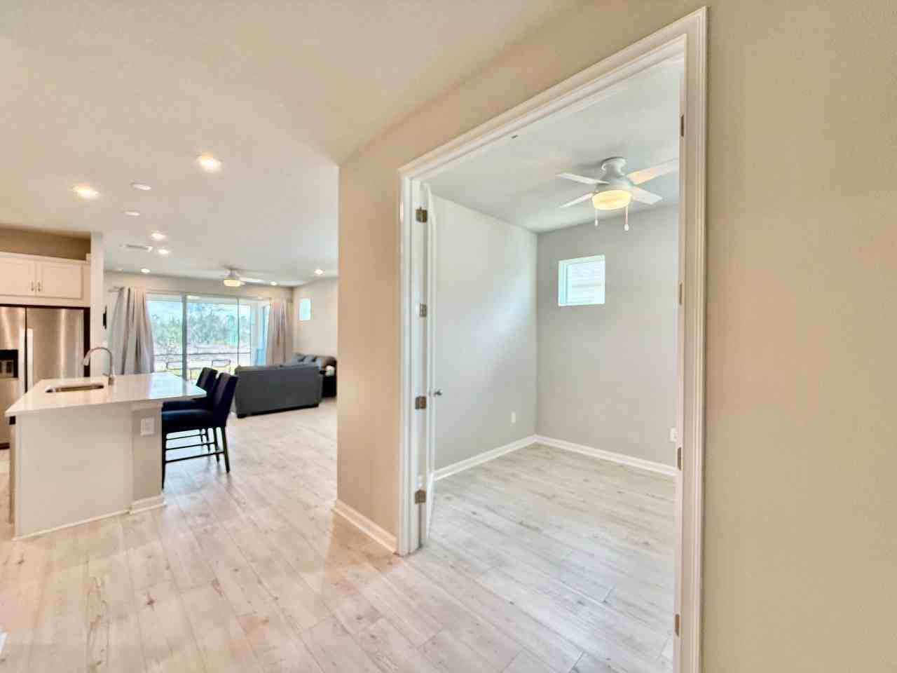 6044 Timberdale Avenue - Photo 3 of 36