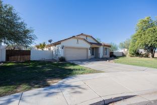 2419 W Darrow St - Photo 1 of 1