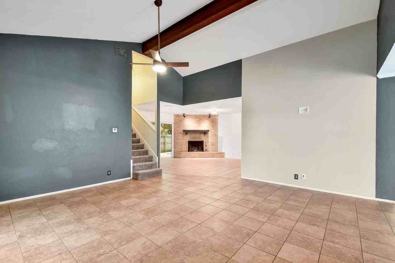 14207 Rowe Dr - Photo 6 of 32