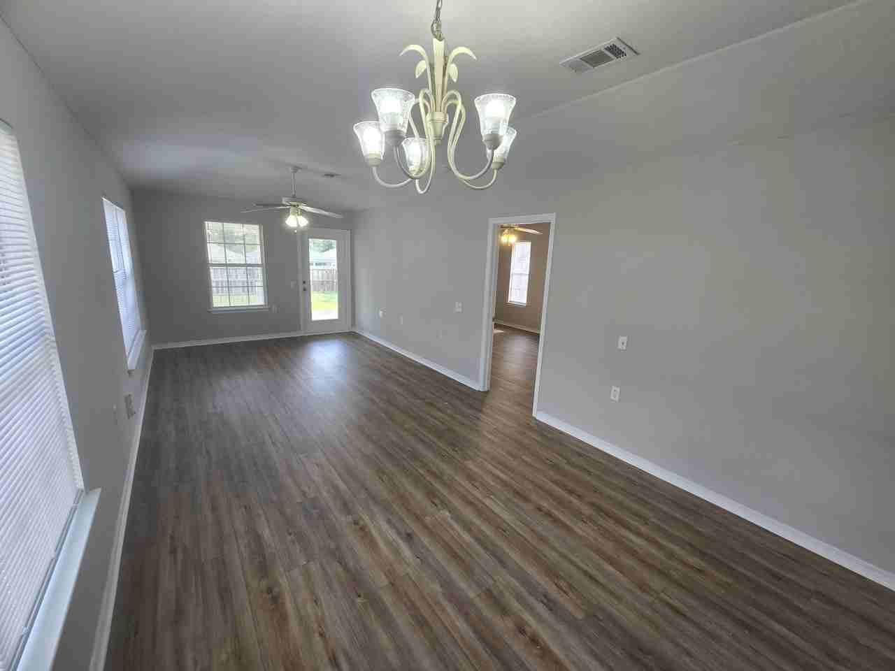 3115 Flintlock Dr - Photo 2 of 20