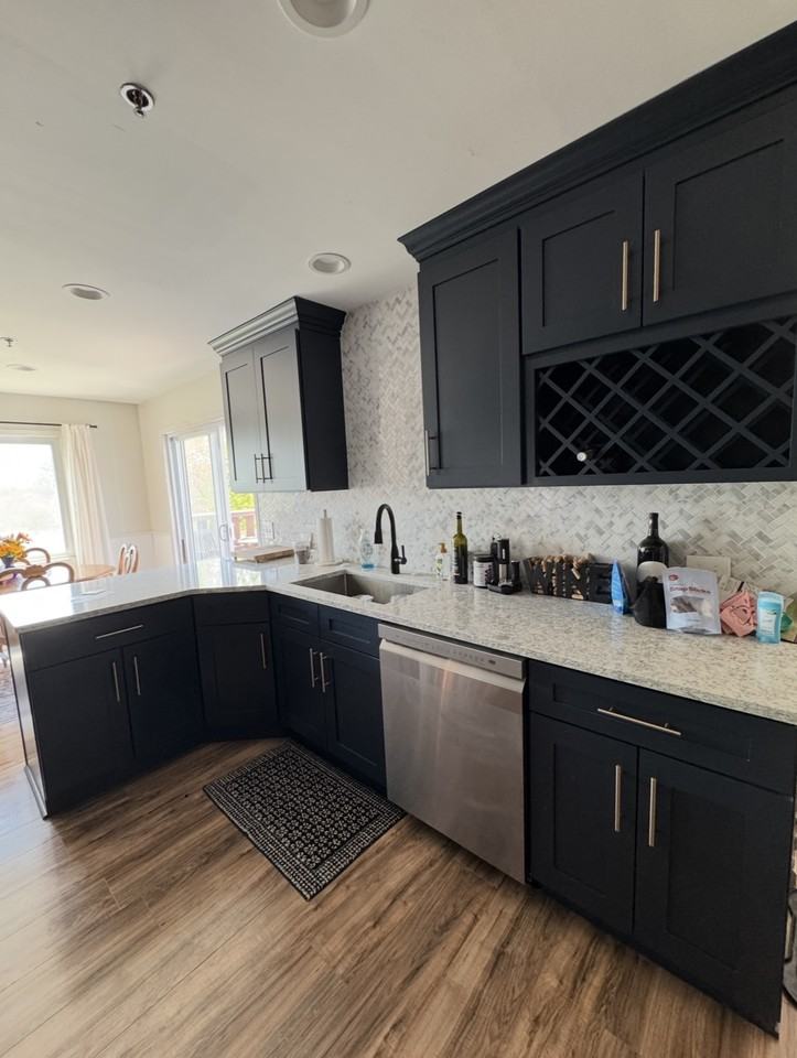 906 Thornwood Drive #906 - Photo 2 of 16