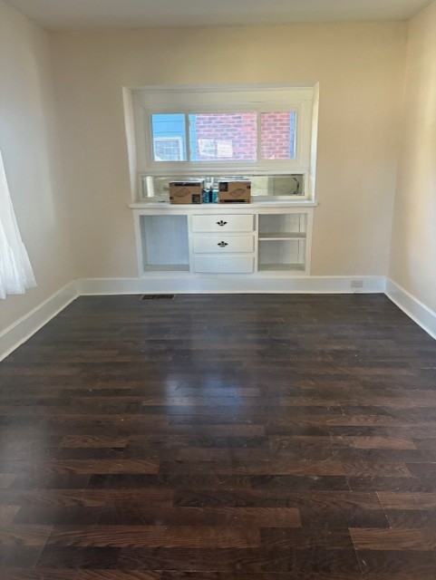 311 E Lucius Ave - Photo 3 of 11