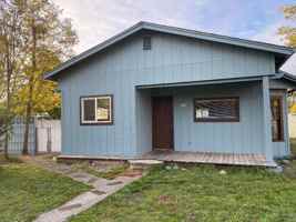 featured image of 1215 Sw Isham St