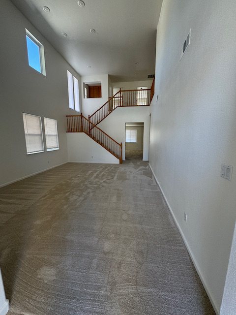 1596 Queensland Ave - Photo 2 of 35