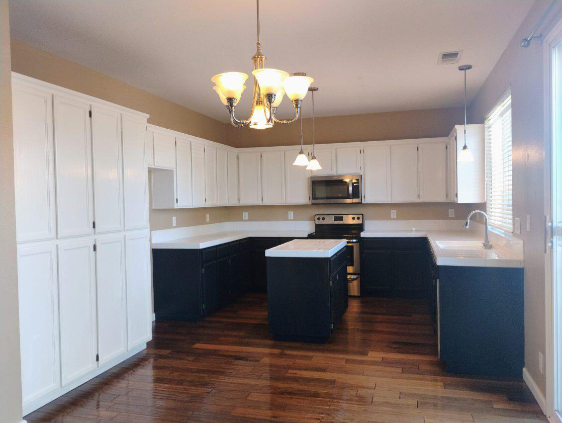 4517 Sun Down Pl - Photo 5 of 9