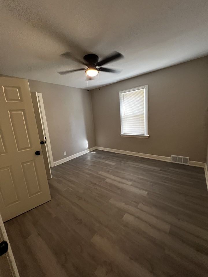 2617 Avie Dr - Photo 3 of 27