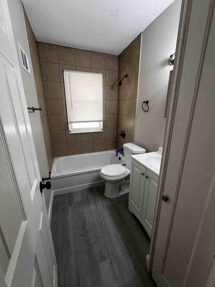 2617 Avie Dr - Photo 5 of 27