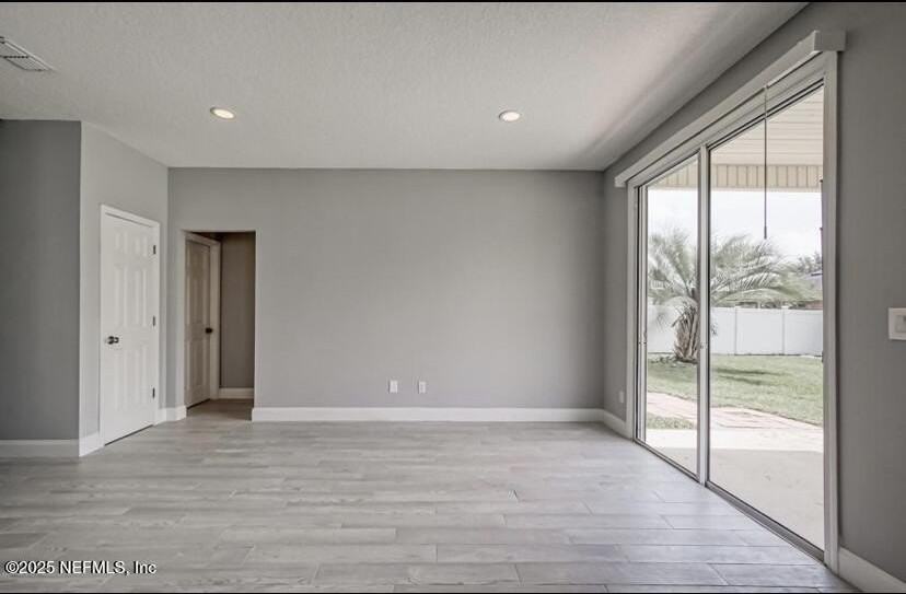 3087 Wandering Oaks Dr - Photo 6 of 8