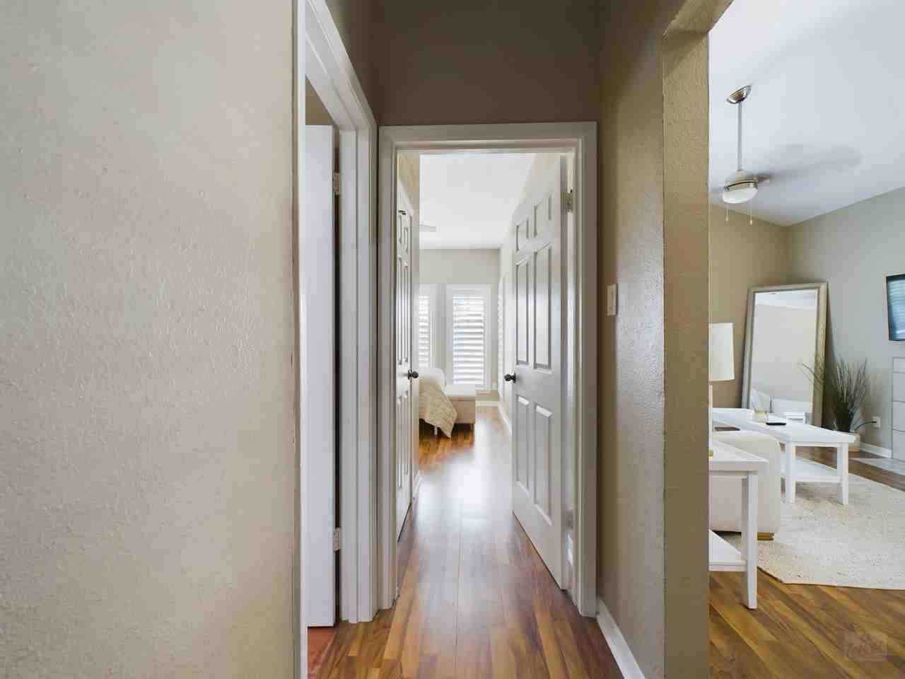 711 W 21st St #304 - Photo 6 of 10