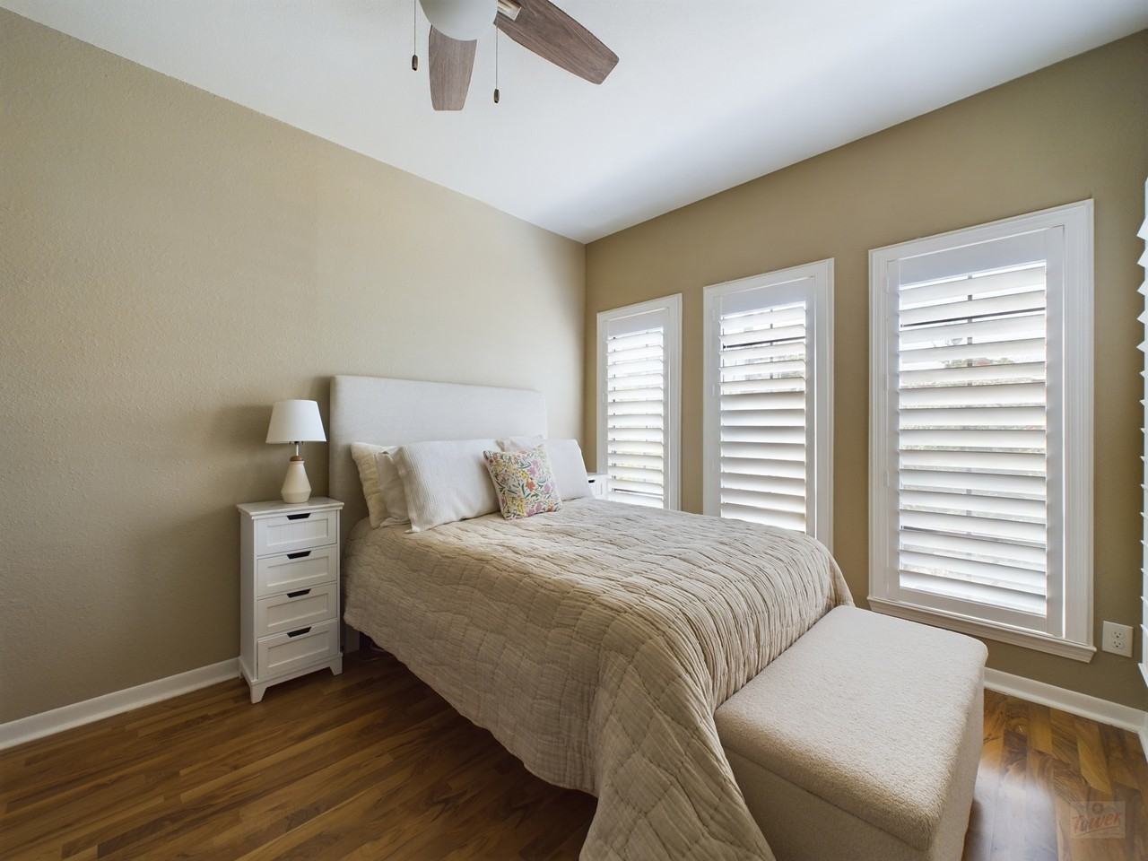 711 W 21st St #304 - Photo 7 of 10