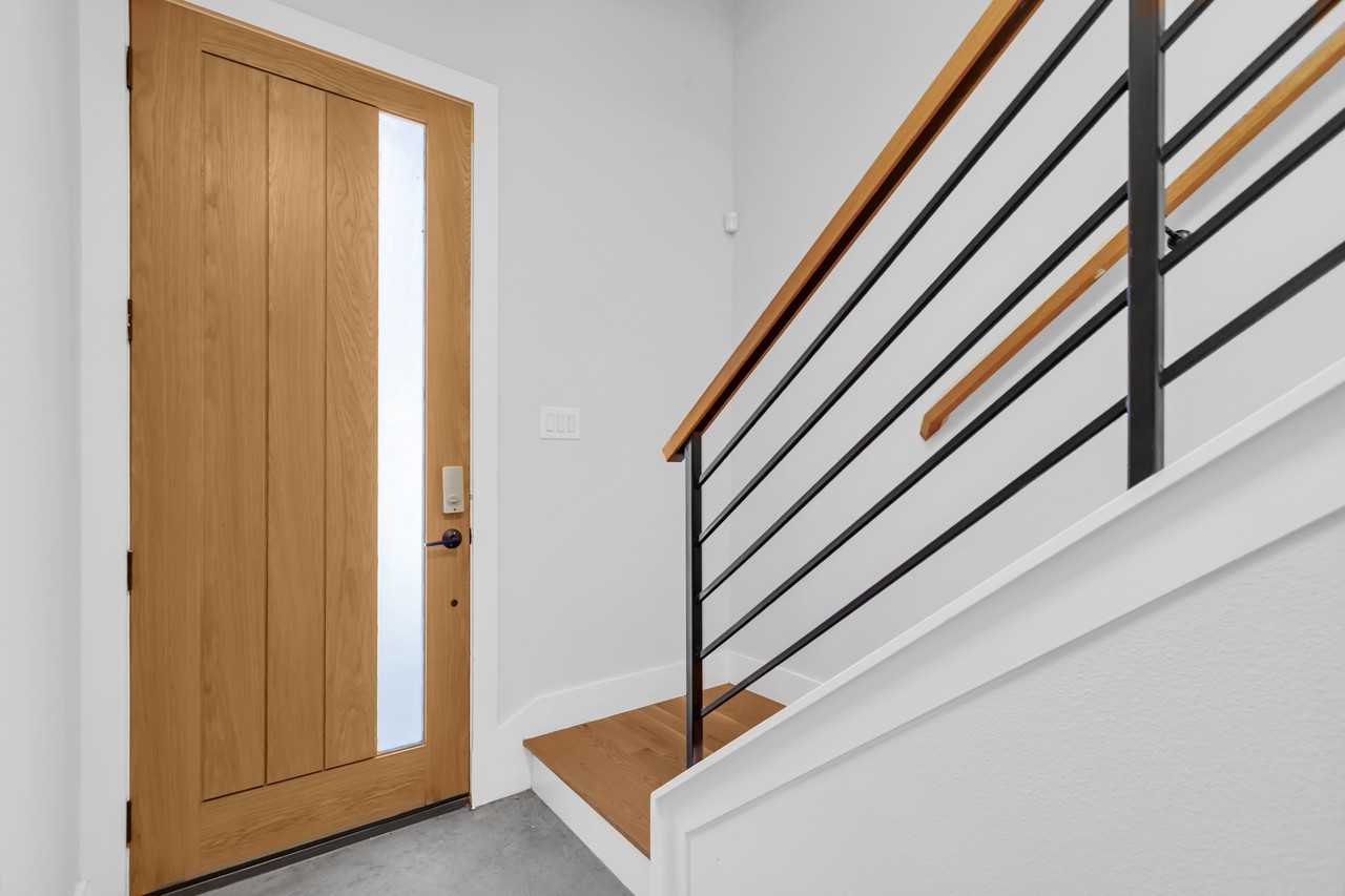 3200 Ross Avenue #4 - Photo 4 of 39