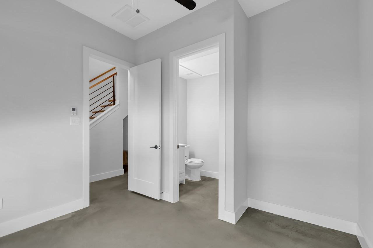 3200 Ross Avenue #4 - Photo 5 of 39