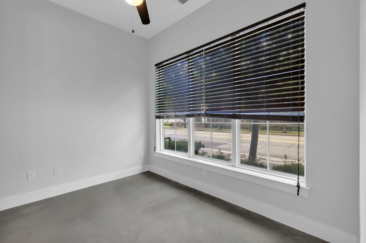 3200 Ross Avenue #4 - Photo 6 of 39