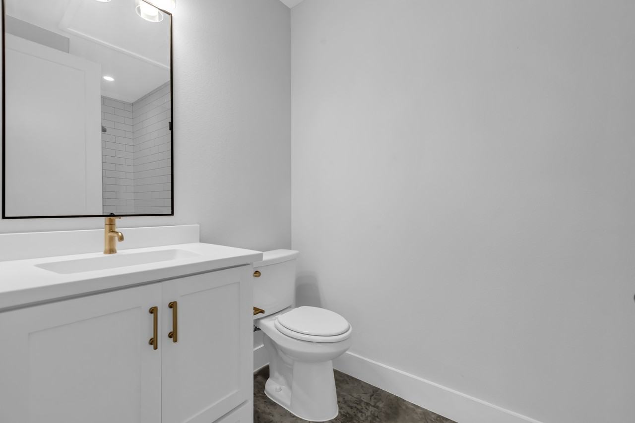 3200 Ross Avenue #4 - Photo 7 of 39