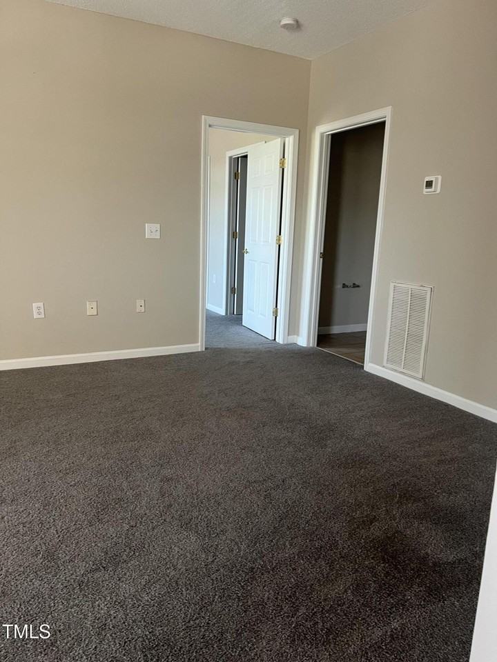 2501 Huntscroft Ln Apt 200 #200 - Photo 3 of 8