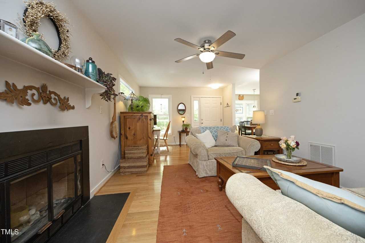 111 Lorilane Dr - Photo 5 of 35