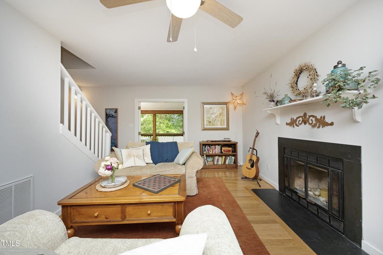 111 Lorilane Dr - Photo 6 of 35