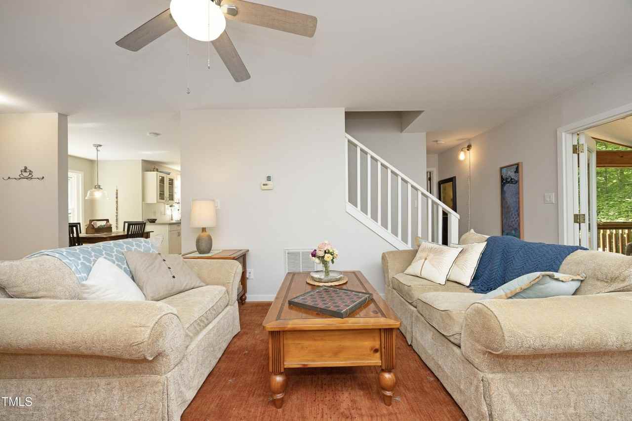 111 Lorilane Dr - Photo 7 of 35