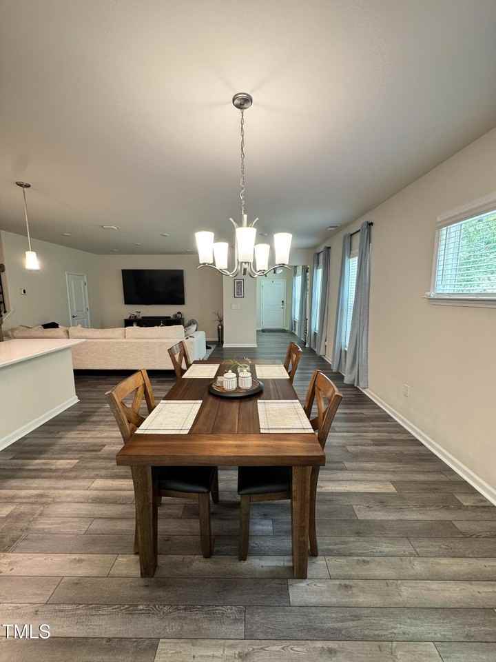 422 Notre Dame Dr - Photo 5 of 24