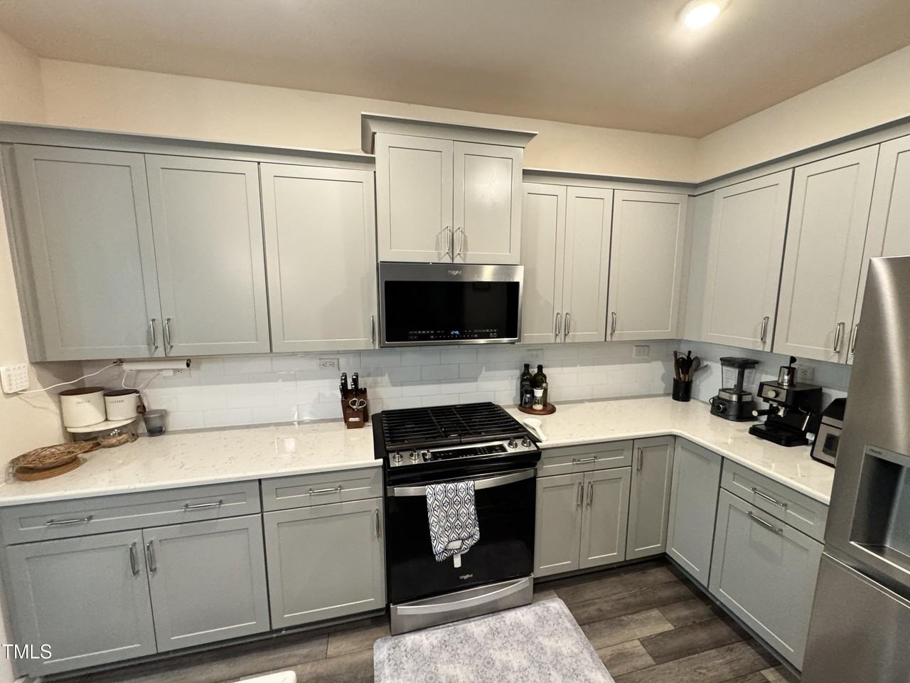 422 Notre Dame Dr - Photo 7 of 24