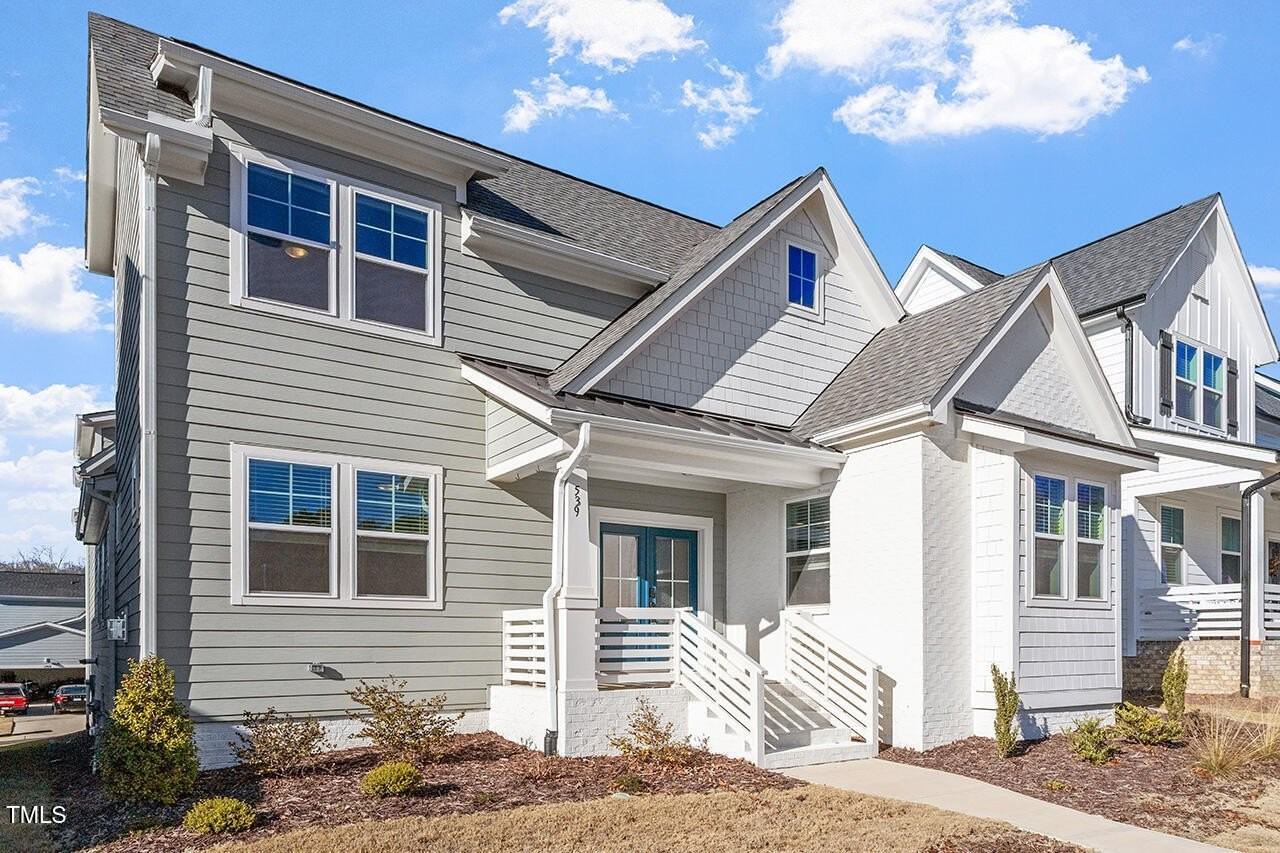 539 Vine Pkwy - Photo 2 of 35