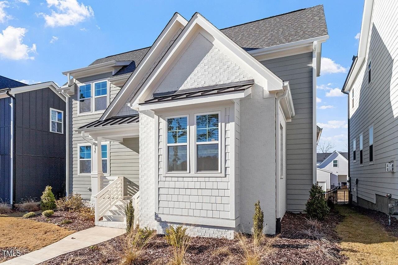 539 Vine Pkwy - Photo 3 of 35