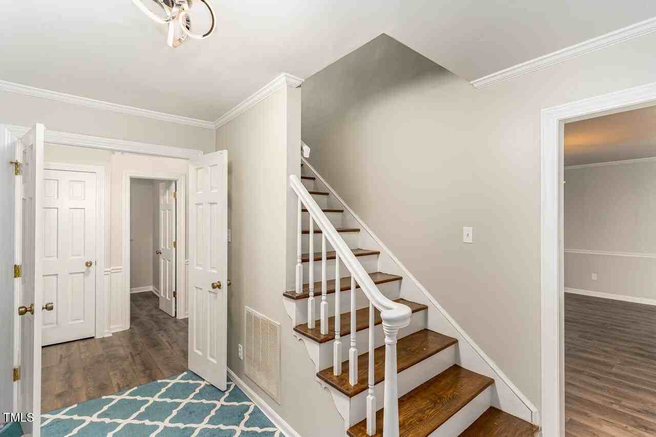 6824 Branton Dr - Photo 6 of 35