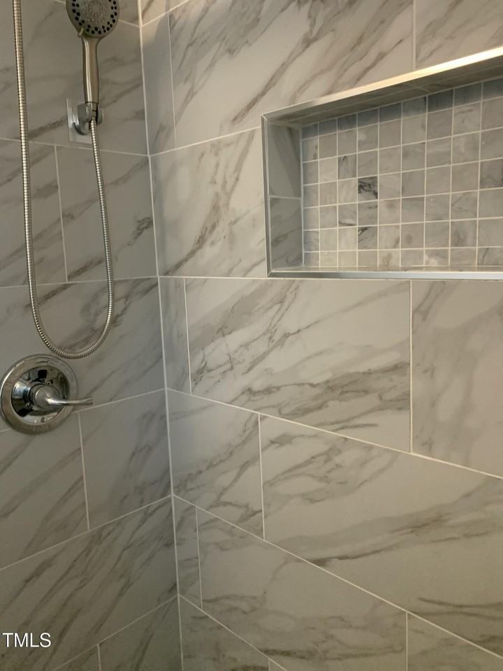 674 Walker St - Photo 7 of 11