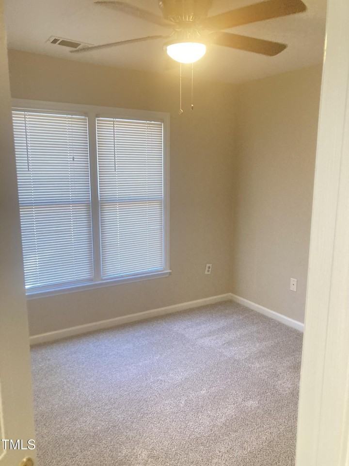 404 Creekway Dr - Photo 5 of 5