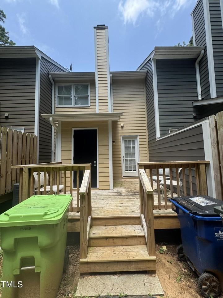 863 Dalewood Dr - Photo 2 of 9