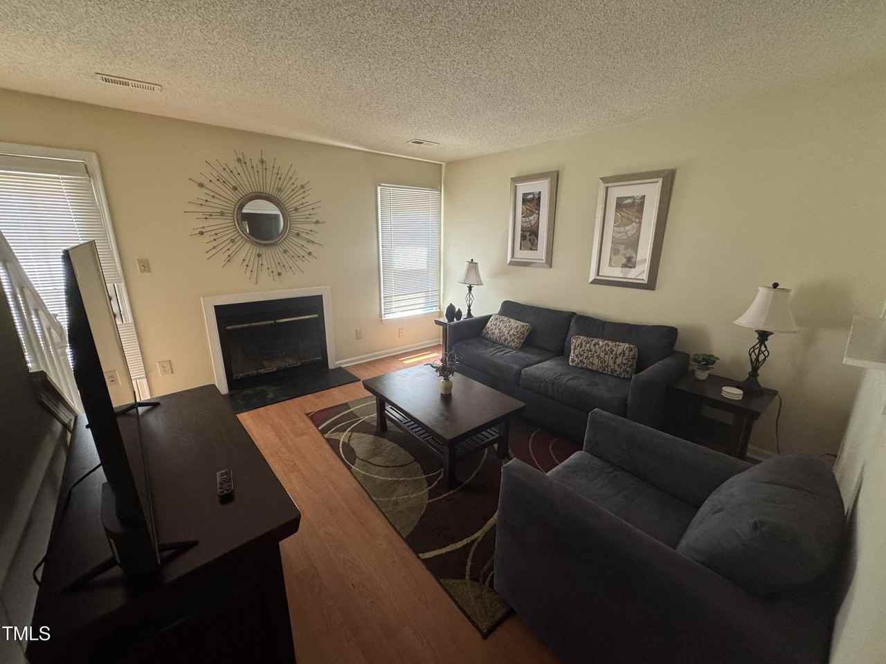 863 Dalewood Dr - Photo 3 of 9