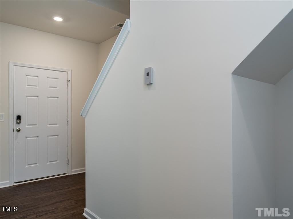 4035 Mahal Ave - Photo 3 of 29