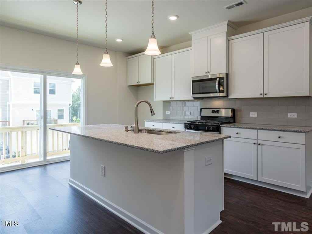 4035 Mahal Ave - Photo 6 of 29