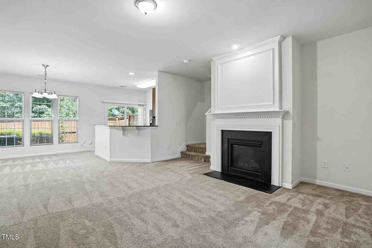 1131 Kingston Grove Dr - Photo 6 of 30