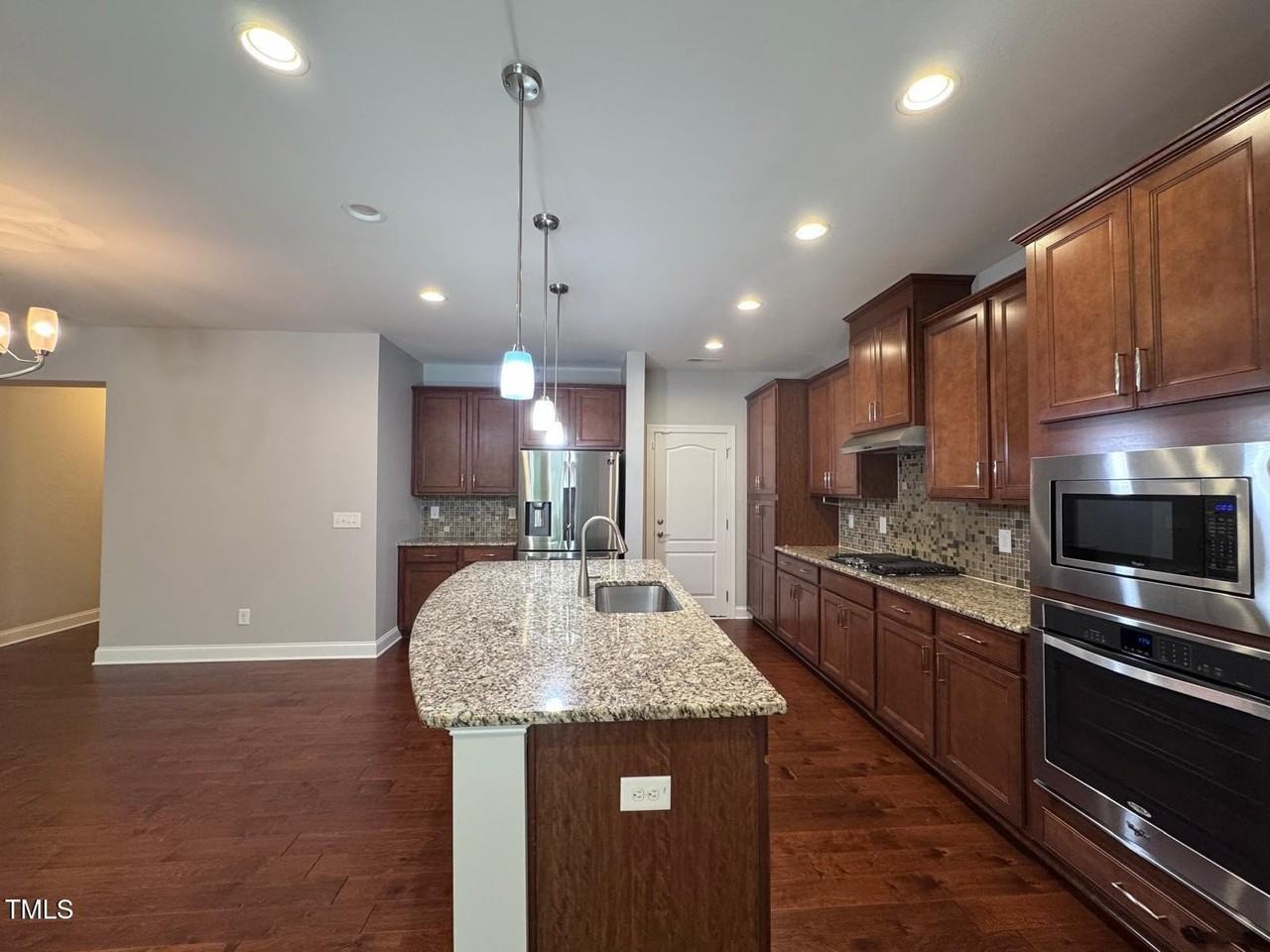 238 Alamosa Pl - Photo 2 of 47