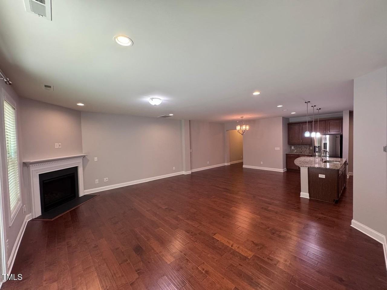 238 Alamosa Pl - Photo 7 of 47