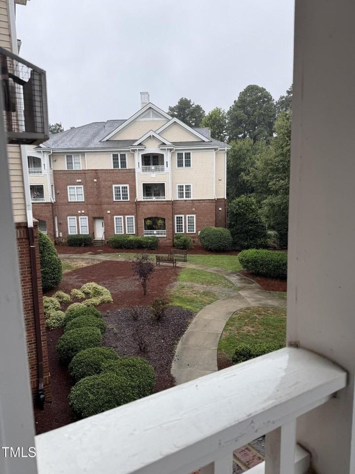 108 Northbrook Dr Apt 201 #201 - Photo 4 of 32