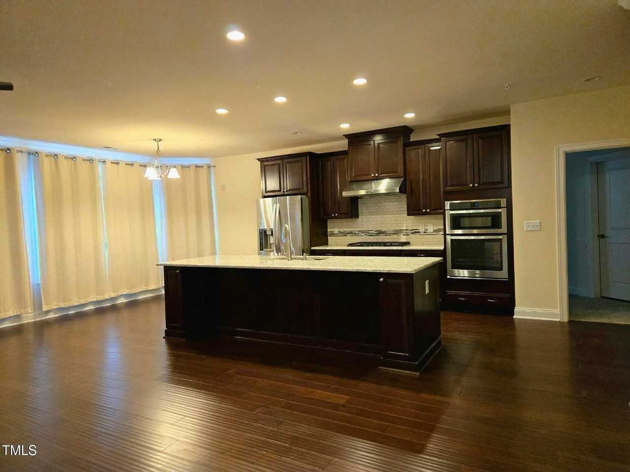 10420 Sablewood Dr Unit 102 #102 - Photo 5 of 15