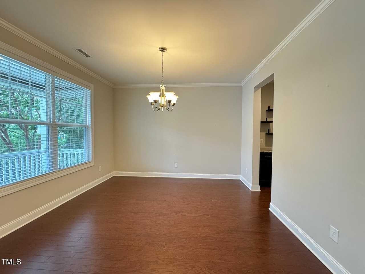 248 Turner Oaks Dr - Photo 4 of 33