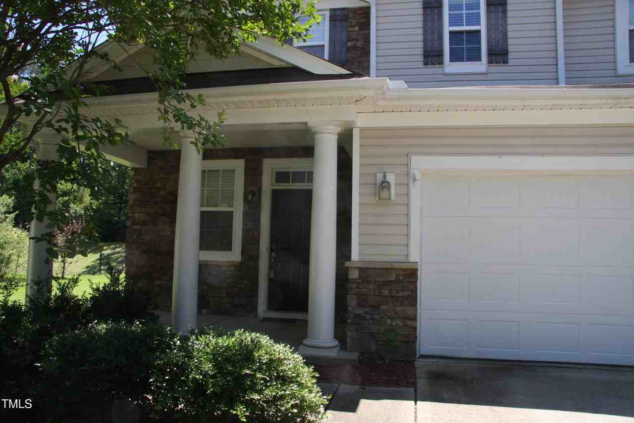 4009 Jockey Club Cir - Photo 2 of 32